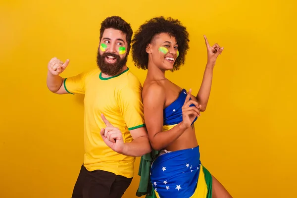Couple Brazilian Soccer Fans Dressed Colors Brazil Black Woman Caucasian — Stock Photo, Image
