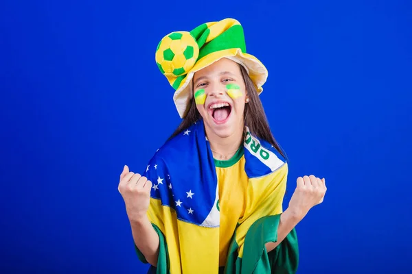 Mladá Dívka Fotbalový Fanoušek Brazílie Oblečený Klobouku Vlajce Křičící Cíl — Stock fotografie