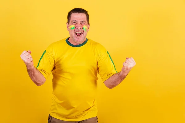 Дорослий Чоловік Шанувальник Футболу Бразилії Святкування Вібраційна Перемога — стокове фото