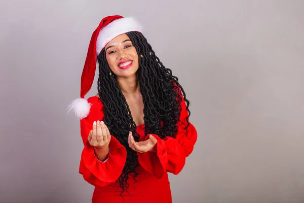 Brasiliansk Svart Kvinna Klädd Julkläder God Jul Leende Kallelse Med — Stockfoto