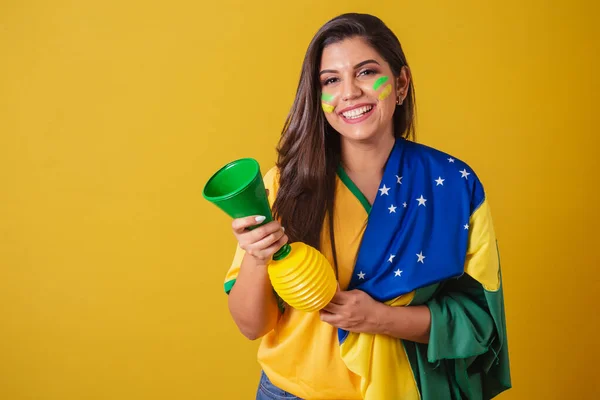 Brezilya Nın Kadın Destekçisi 2022 Dünya Kupası Brezilya Bayrağını Kamuflaj — Stok fotoğraf