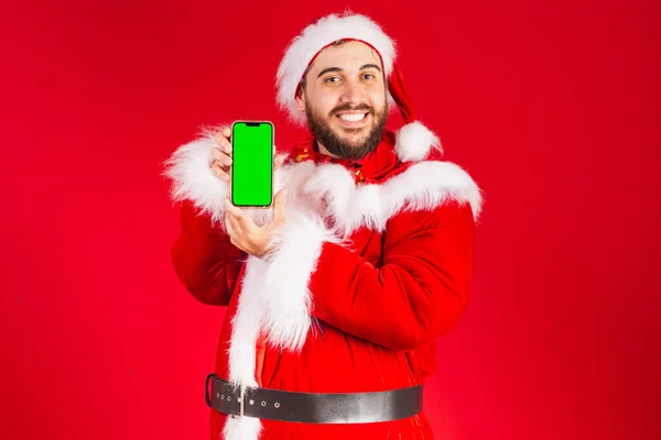 Brezilya Adam Noel Baba Kıyafeti Giymiş Elinde Yeşil Renkli Ekranlı — Stok fotoğraf