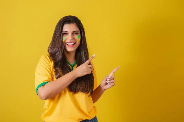 Brezilya Nın Kadın Taraftarı 2022 Dünya Kupası Futbol Şampiyonası Sağda — Stok fotoğraf