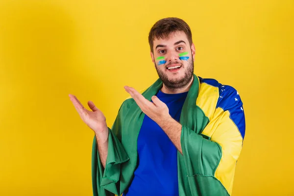 Brazilian Caucasian Man Soccer Fan Brazil Pointing Hands Some Product — Stock Photo, Image