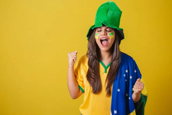 Женщина Болельщица Бразилии Чемпионат Мира 2022 Кричащий Гол Празднование Вечеринка — стоковое фото