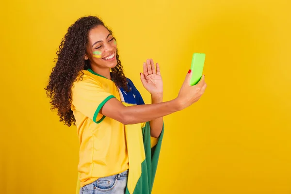 Young Black Brazilian Soccer Fan Video Call Smartphone — Stock Photo, Image