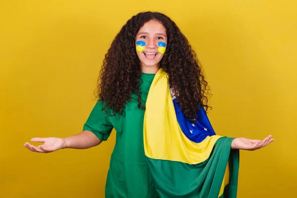Brazilian Girl Caucasian Soccer Fan Welcome Receiving Welcoming Hands — Stock Photo, Image