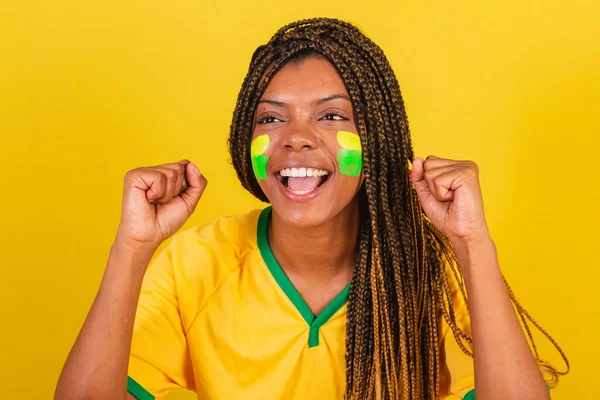 Donna Colore Giovane Appassionato Calcio Brasiliano Foto Ravvicinata Obiettivo Urlante — Foto Stock