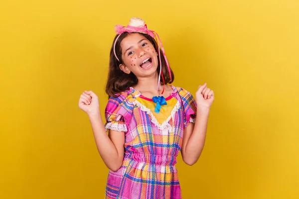 Brasilianisch Kaukasisch Kind Festa Junina Kleidung Feiern Feiern Sehr Glücklich — Stockfoto