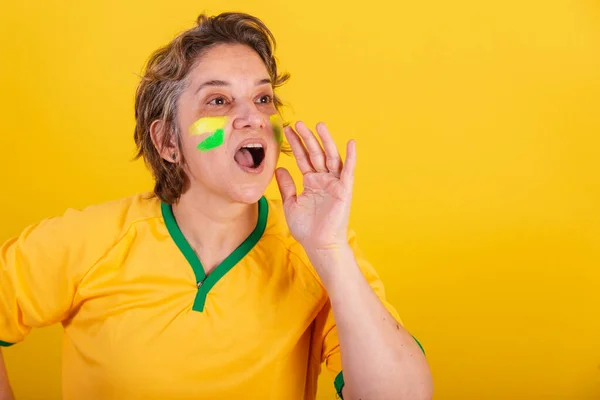 Dorosła Kobieta Brazylijski Fan Piłki Nożnej Awans — Zdjęcie stockowe