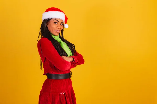 Hermosa Mujer Brasileña Negra Vestida Con Ropa Navidad Santa Claus — Foto de Stock