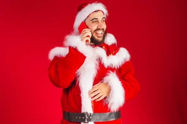 Brazilský Muž Oblečený Santa Claus Oblečení Drží Smartphone Hlasové Volání — Stock fotografie