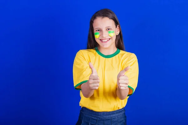 Junges Mädchen Fußballfan Aus Brasilien Daumen Hoch Positiv Wie — Stockfoto