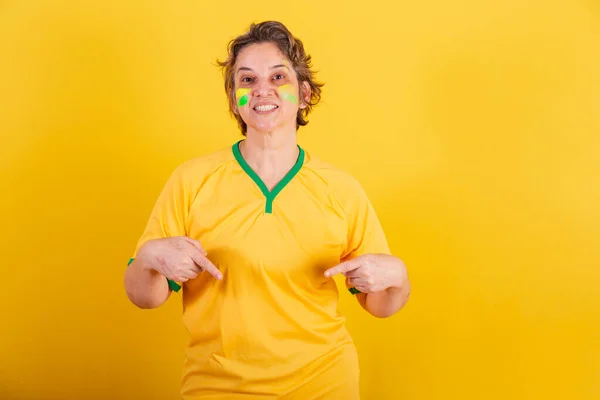 Adult Adult Woman Soccer Fan Brazil Pointing Center Only Here — Stock Photo, Image