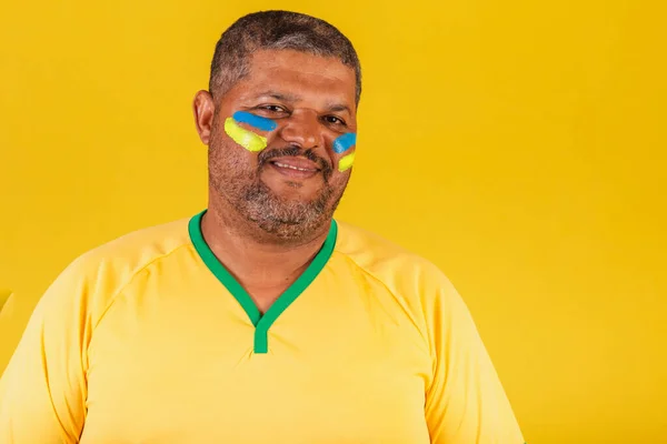 巴西黑人 来自巴西的球迷 特写照片 快乐的表达 — 图库照片