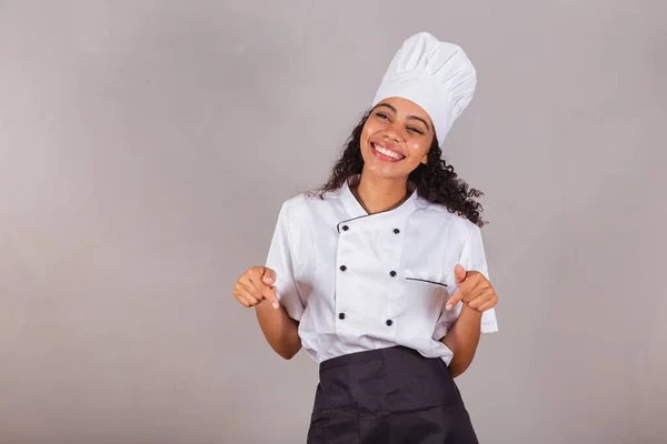 Young Black Brazilian Woman Cook Masterchef Pointing Center Only Here — Stock Photo, Image