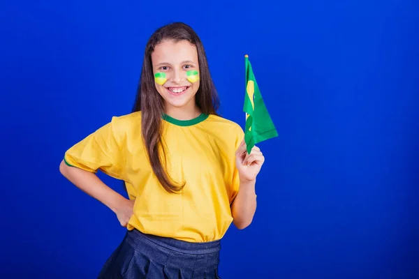 Ung Flicka Fotbollsfan Från Brasilien Som Innehar Flagga För Lödder — Stockfoto