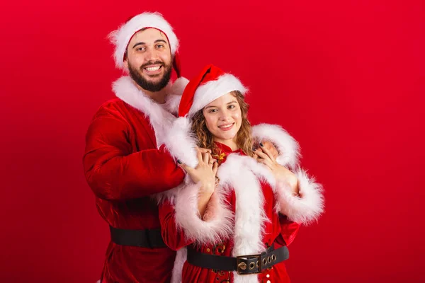 Couple Brésilien Habillé Habits Noël Père Noël Embrassade — Photo