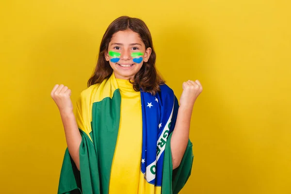 Brasilianske Kaukasiske Barn Fodbold Fan Fejrer Feste - Stock-foto