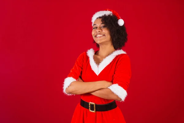 Güzel Siyah Brezilyalı Kadın Noel Baba Gibi Giyinmiş Anne Noel — Stok fotoğraf