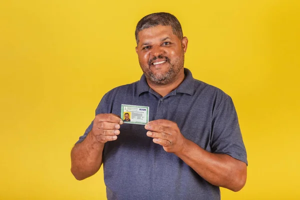 Braziliaanse Zwarte Man Volwassene Met Identiteitskaart Braziliaanse Document — Stockfoto