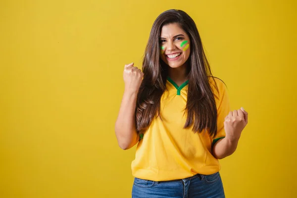 Kvinde Tilhænger Brasilien 2022 Fodbold Mesterskab Fejre Feste - Stock-foto