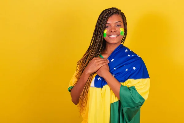 Donna Colore Giovane Appassionato Calcio Brasiliano Con Bandiera Nasce Inno — Foto Stock