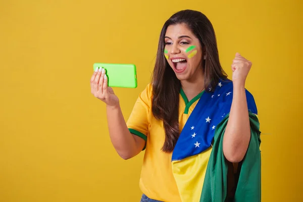 Brezilya Nın Kadın Taraftarı 2022 Dünya Kupası Futbol Şampiyonluğu Cep — Stok fotoğraf