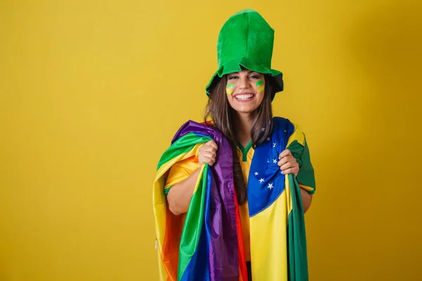 Kobieta Kibicująca Brazylii Puchar Świata 2022 Ubrana Kolorowe Flagi Lgbt — Zdjęcie stockowe