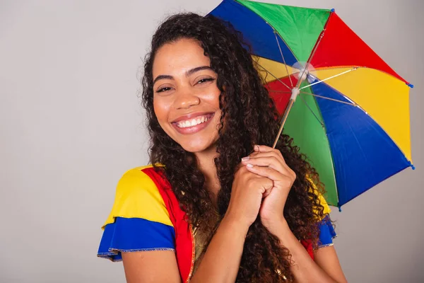 Güzel Siyah Brezilyalı Kadın Frevo Kıyafeti Şemsiyesi Karnavalı Var Yakın — Stok fotoğraf