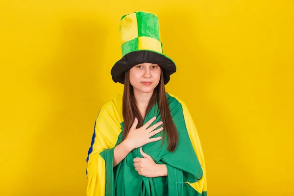 Caucasian Woman Soccer Fan Brazil Singing National Anthem — Stock Photo, Image
