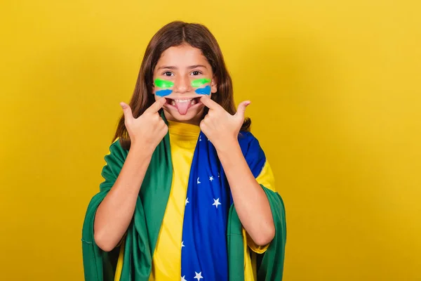 Brasileño Caucásico Fanático Del Fútbol Bromeando Haciendo Muecas Expresión Juguetona —  Fotos de Stock