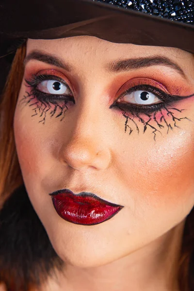 Halloween Próba Fehér Boszorkányjelmezben Közelkép Portré Hogy Megmutassa Smink — Stock Fotó