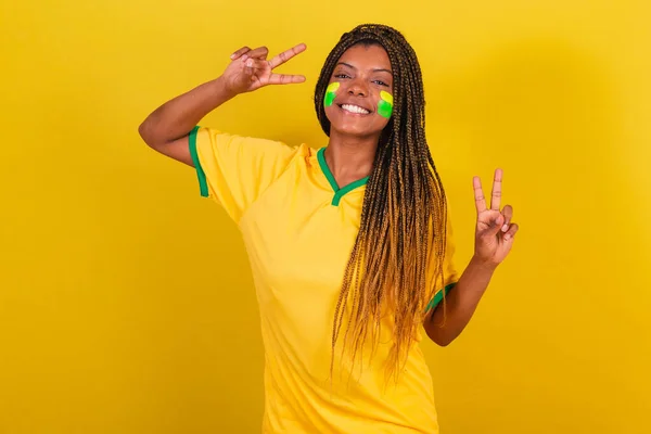 Donna Colore Giovane Appassionato Calcio Brasiliano Posa Selfie Pace Amore — Foto Stock