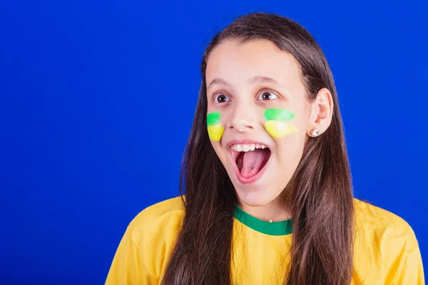 Young Girl Soccer Fan Brazil Surprised Close Photo — Stock Photo, Image