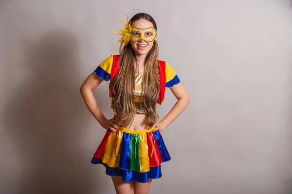 Schöne Brasilianerin Kaukasische Frau Karnevalskleidung Mit Maske Hände Auf Den — Stockfoto