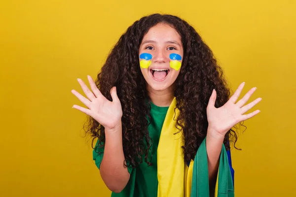Brazil Lány Fehér Futball Rajongó Meglepett Boldog Vidám — Stock Fotó