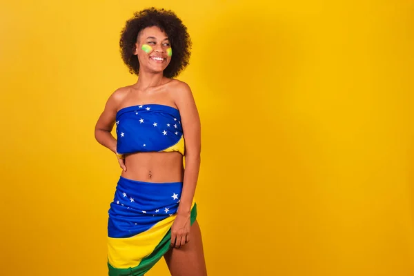 Jeune Femme Noire Fan Football Brésilien Pose Photo — Photo