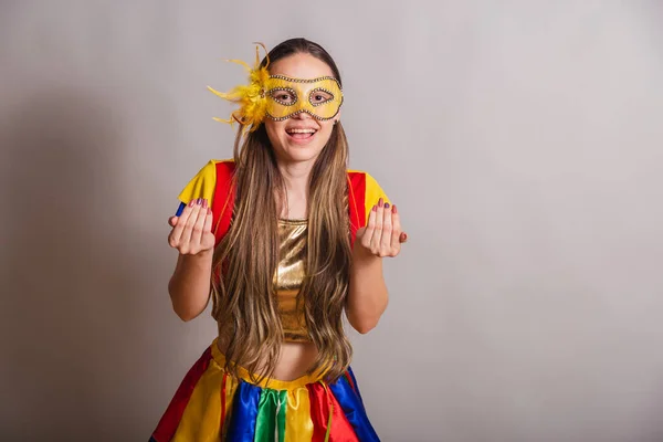 Prachtige Braziliaanse Blanke Vrouw Draagt Frevo Carnavalskleding Draagt Een Masker — Stockfoto