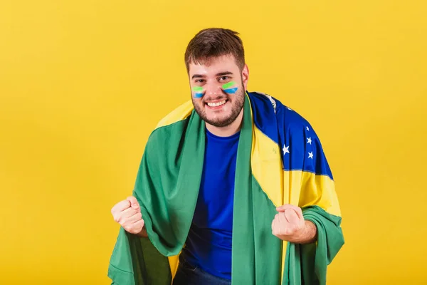 Uomo Caucasico Brasiliano Tifoso Brasiliano Festeggia — Foto Stock
