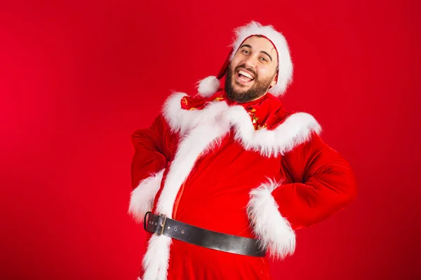 Brazilský Muž Oblečený Santa Claus Oblečení Smějící Rukama Bok Chichotání — Stock fotografie