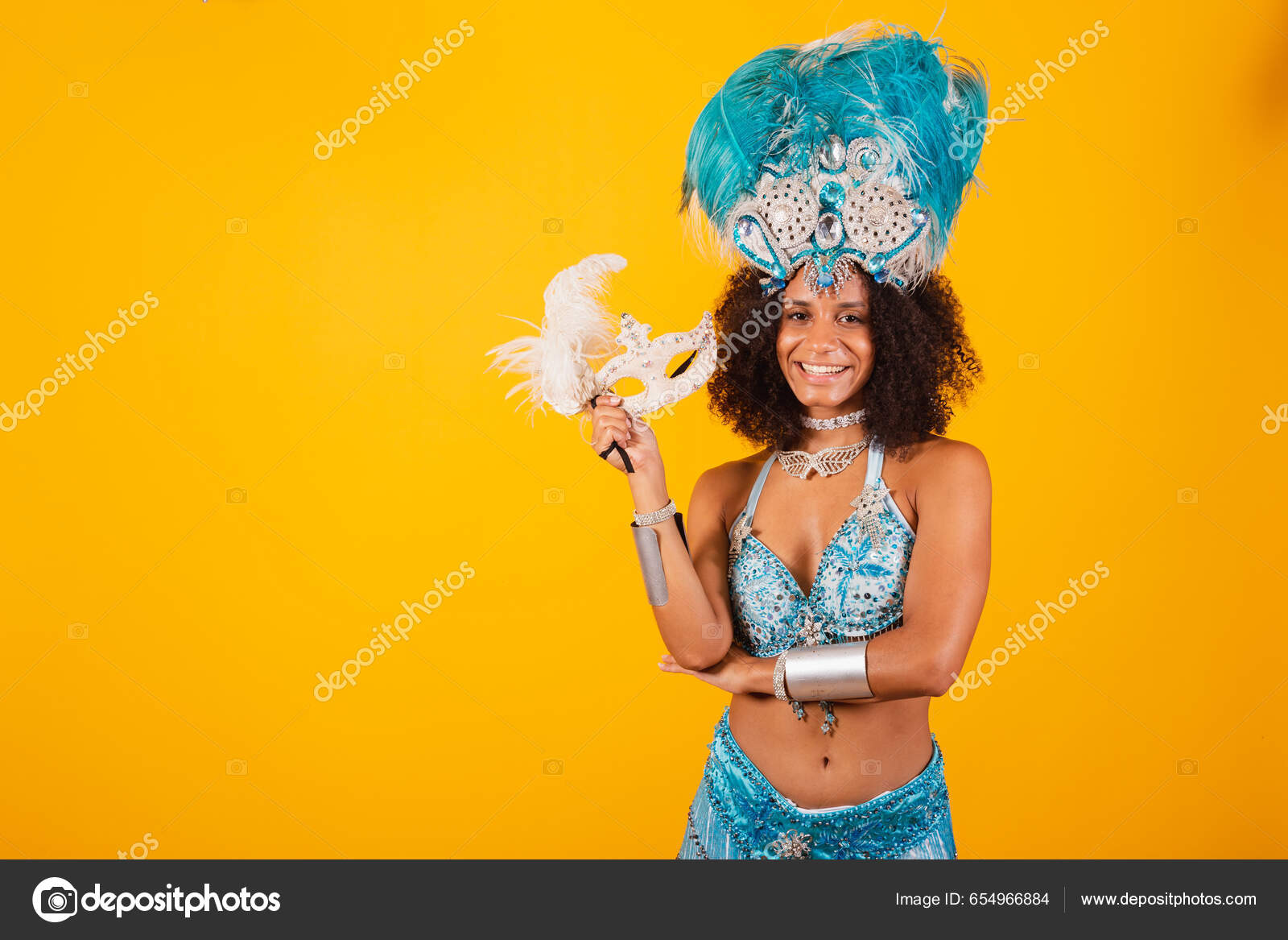 Svart Kvinna Drottning Brasiliansk Samba Skola Med Blå Karneval Kläder —  Stockfotografi © Ibstock #654966884