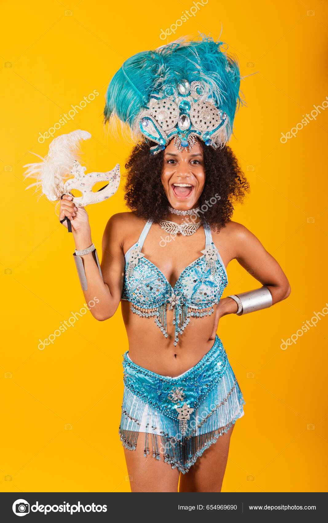 Mulher Negra Rainha Escola Brasileira Samba Com Roupas Carnaval Azul fotos,  imagens de © Ibstock #654969690