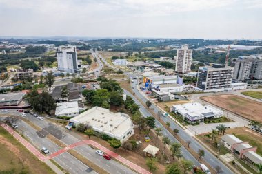 Sorocaba, Sao Paulo, Brezilya - Ağustos 2022: Sorocaba şehri hava görüntüsü, İHA tarafından yukarıdan görülen şehir.