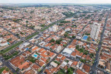 Jaboticabal, Sao Paulo, Brezilya - Ekim 2022: İHA 'dan Jabuticabal hava görüntüsü.