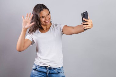 Brezilyalı kadın, akıllı telefonlu, kendi portresini çekiyor, fotoğraf, selfie..
