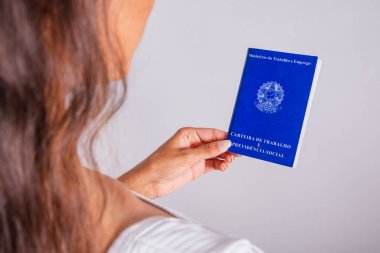 El ele tutuşmalar, sosyal güvenlik kartları, Brezilya belgeleri..