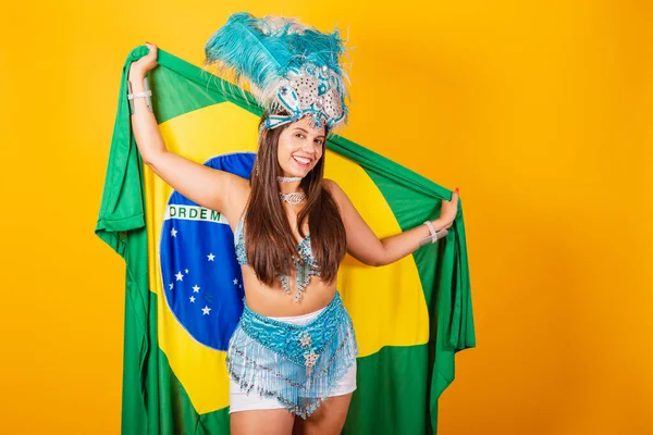 Schöne Brasilianerin Mit Blauer Karnevalskleidung Federkrone Karnevalskönigin Mit Brasilianischer Fahne — Stockfoto