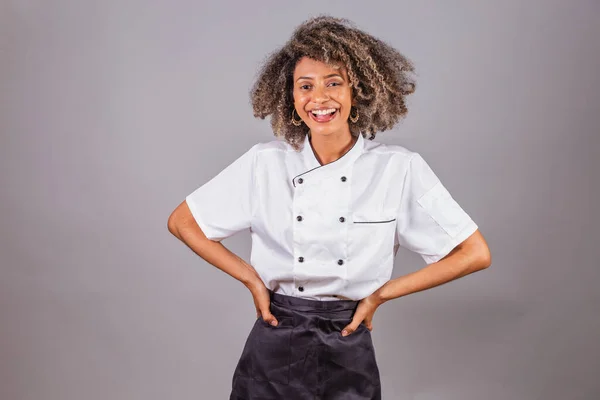 Genç Siyah Brezilyalı Kadın Aşçı Şef Restoran Üniforması Giyiyor Eller — Stok fotoğraf