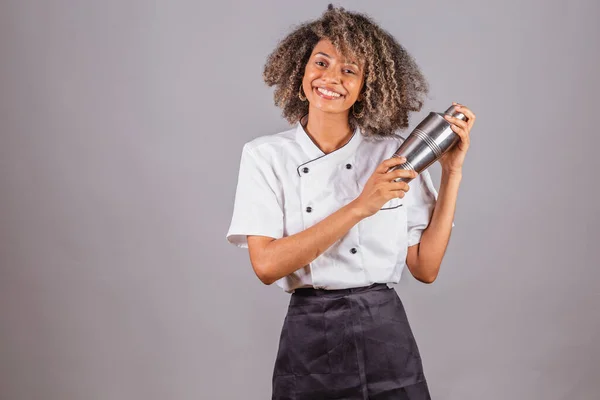 Genç Siyah Brezilyalı Kadın Aşçı Şef Restoran Üniforması Giyiyor Çkileri — Stok fotoğraf